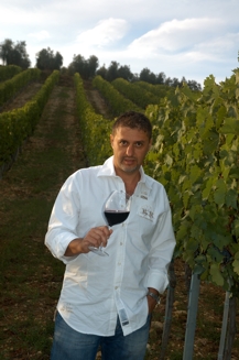 Andrea Biagini broker & wine consultant  Andrea Biagini  intermediario e consulente vino San Gimignano Chianti  Brunello di Montalcino  Vernaccia di San Gimignano